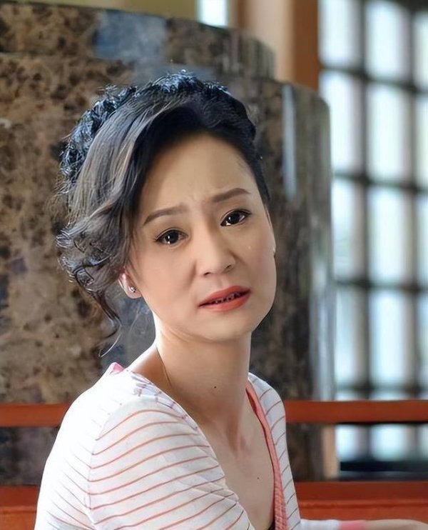 天成创亿 琼瑶女神65岁独居14年，豪宅电视开整天，却掩不住心酸